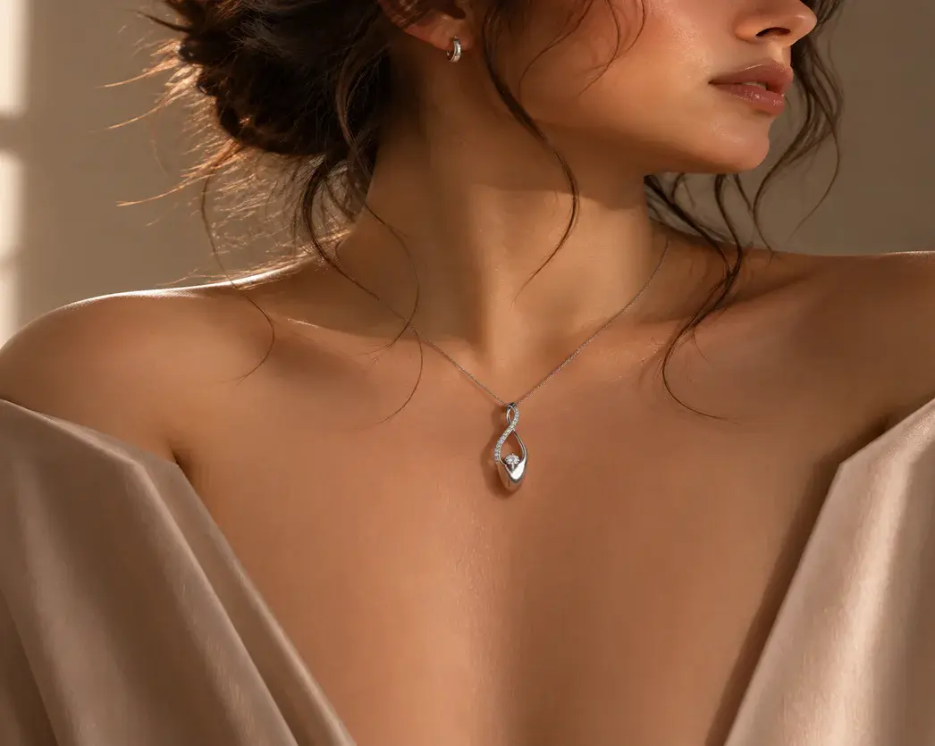 Woman wearing a refined pendant necklace
